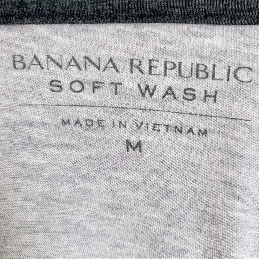Banana Republic Soft Wash T-Shirt Gray Colorblock Crewneck Raglan Summer Casual
